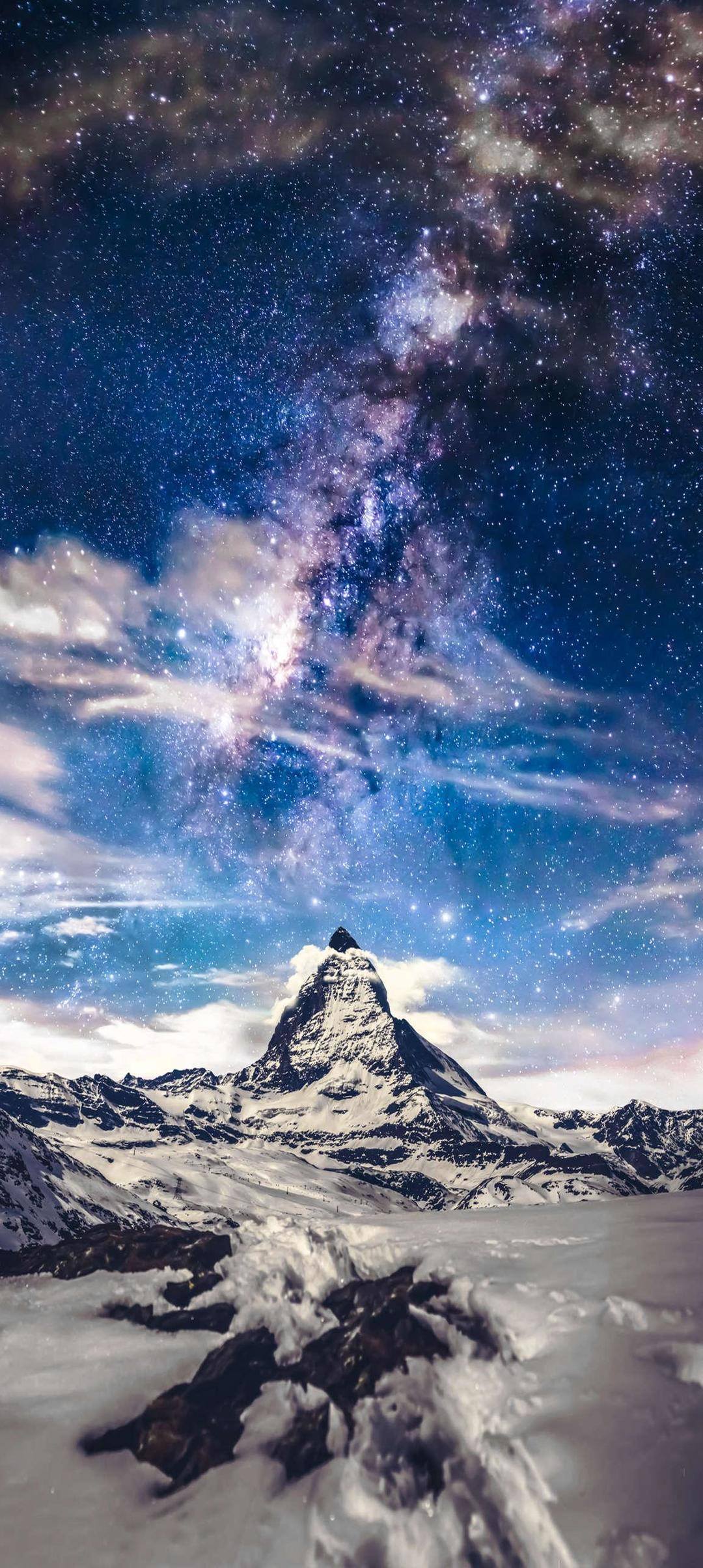 绿意盎然：山水画卷跃然屏上，手机壁纸新境界